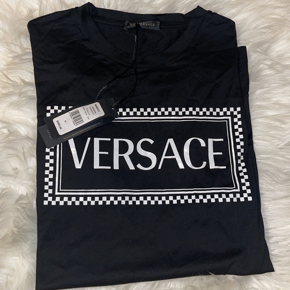 Versace T-shirt - Picture 9 of 9